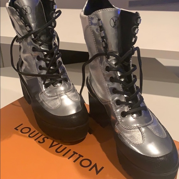 Desert boots  limited edition.metallic Spaceship - Picture 2 of 4